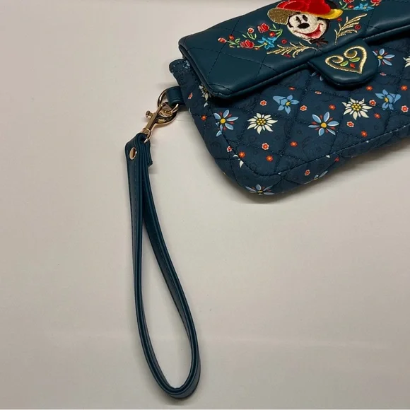NEW DISNEY EPCOT GERMANY PAVILION BLACK FOREST MINNIE MOUSE QUILTED WRISTLET - Picture 10 of 11